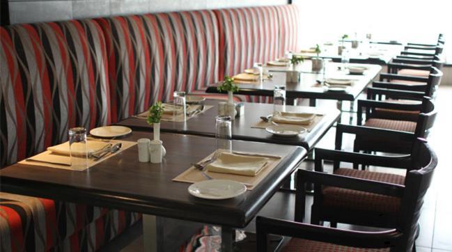 Savoy Suites Manesar Gurgaon Exterior foto