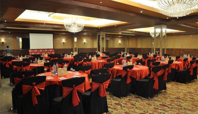 Savoy Suites Manesar Gurgaon Exterior foto