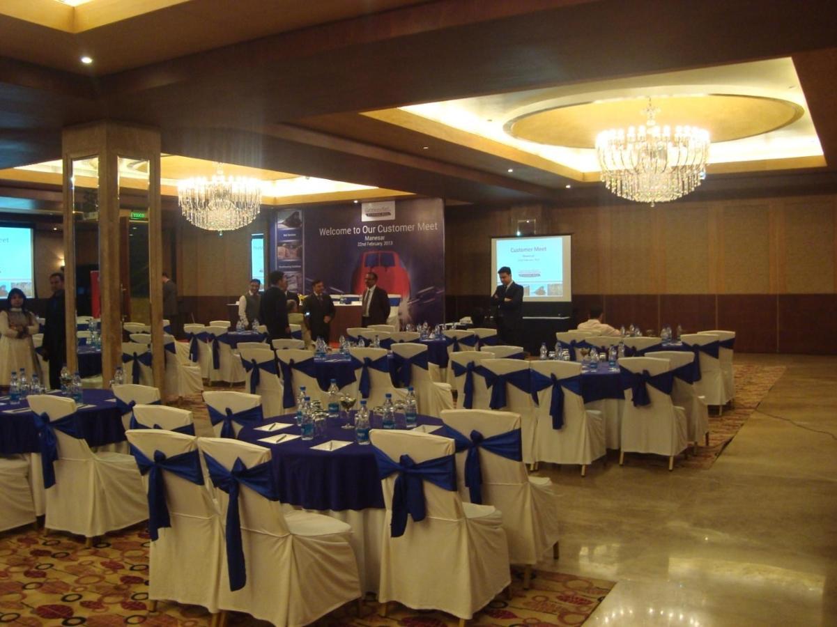 Savoy Suites Manesar Gurgaon Exterior foto