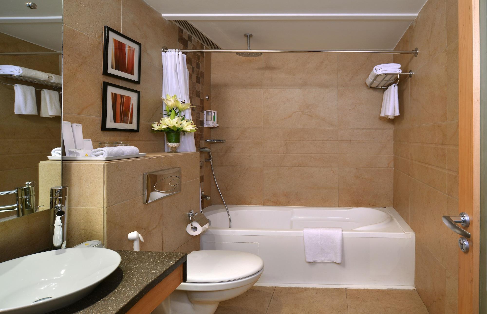 Savoy Suites Manesar Gurgaon Exterior foto