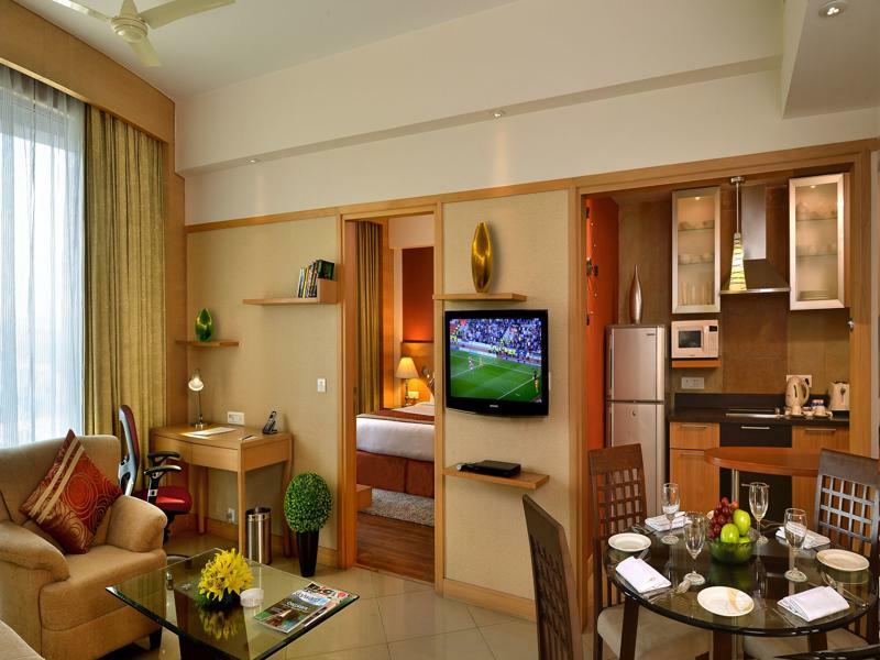 Savoy Suites Manesar Gurgaon Exterior foto
