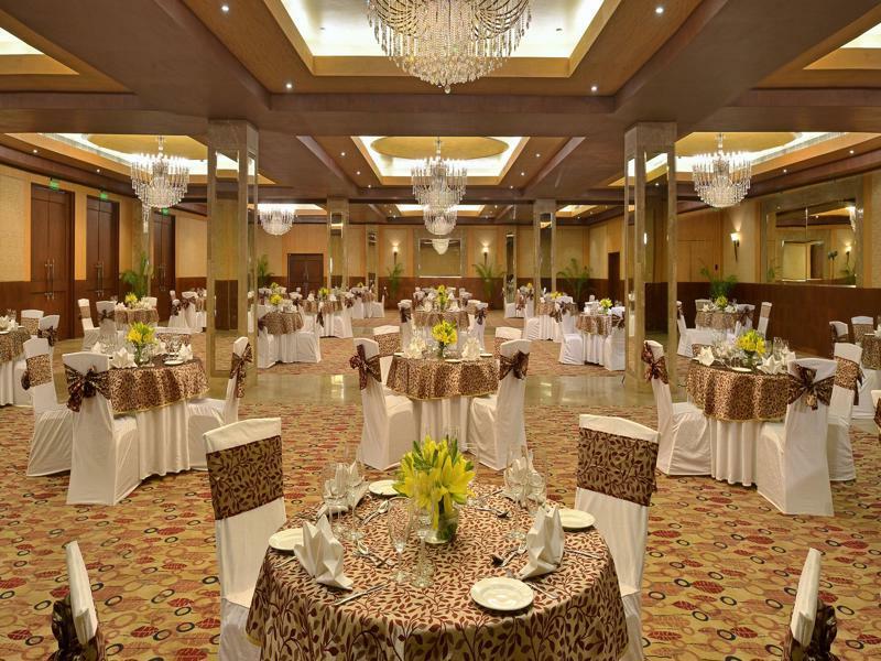 Savoy Suites Manesar Gurgaon Exterior foto